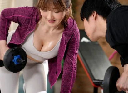 Nữ PT gợi cảm và chàng trai số hưởng chịch nhau