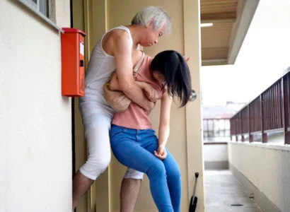 Nàng dâu mới bị bố chồng già làm chuyện ấy